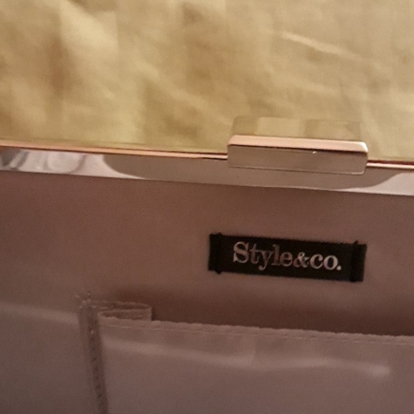 Purse - Picture 2 of 3